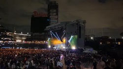 Green Day Set, tags: Philadelphia, Pennsylvania, United States, Stage Design, Crowd, Citizens Bank Park - Green Day / Fall Out Boy / Weezer / The Interupters on Aug 20, 2021 [290-small]