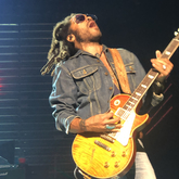 Lenny Kravitz on Sep 21, 2019 [616-small]