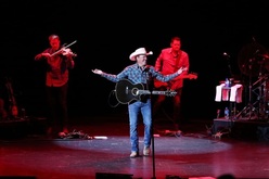 Clay Walker on Sep 23, 2021 [616-small]