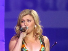 Kelly Clarkson / Cover Drive on Oct 10, 2012 [874-small]