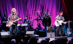 Hall and Oates on Oct 1, 2015 [381-small]