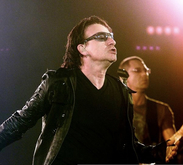 U2 on Aug 11, 2001 [558-small]