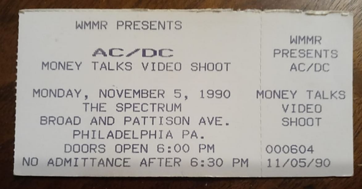 AC/DC's 1990 Concert & Tour History | Concert Archives