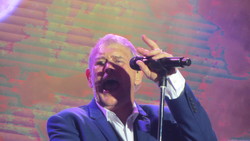 Taylor Sheridan / Dragon / Vanessa Amorosi / Thirsty Merc / Daryl Braithwaite / John Farnham  on Apr 11, 2019 [787-small]