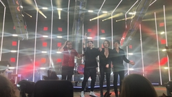 5 Seconds of Summer / The Aces on Sep 7, 2018 [976-small]
