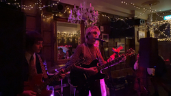 Gingerella / The Shakes on Feb 10, 2022 [916-small]