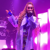 Ella Eyre / Bow Anderson on Oct 19, 2021 [811-small]