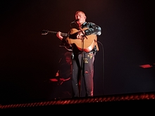 Dermot Kennedy on Nov 28, 2019 [293-small]