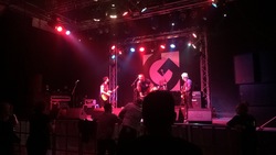 Sham 69 on Nov 11, 2017 [372-small]