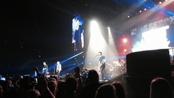 5 Seconds of Summer / Don Broco on May 26, 2016 [810-small]