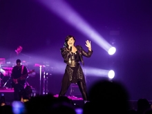 Demi Lovato / Enrique Iglesias on Nov 20, 2014 [931-small]