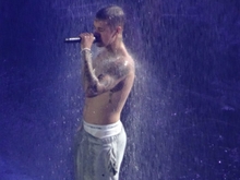 Justin Bieber on Sep 18, 2016 [873-small]