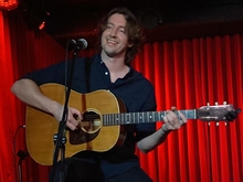 Dean Lewis on Nov 29, 2021 [415-small]