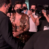 Harry Styles on Nov 28, 2021 [151-small]