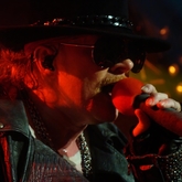 Guns N' Roses on Oct 31, 2012 [974-small]