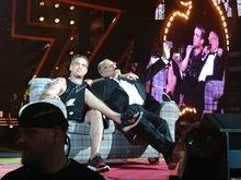 Robbie Williams / Erasure on Jul 19, 2017 [580-small]