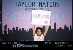 Taylor Swift / Vance Joy / Shawn Mendes on Oct 2, 2015 [072-small]