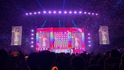 TWICE on Feb 26, 2022 [956-small]