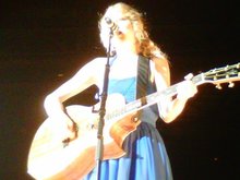 Taylor Swift / Martin & James on Mar 30, 2011 [272-small]