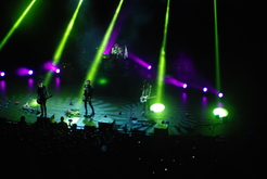 5 Seconds of Summer / Jackson Guthy on Apr 24, 2014 [784-small]