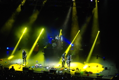 5 Seconds of Summer / Jackson Guthy on Apr 24, 2014 [785-small]