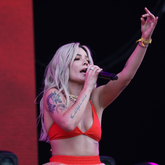 Halsey on Jun 2, 2018 [927-small]