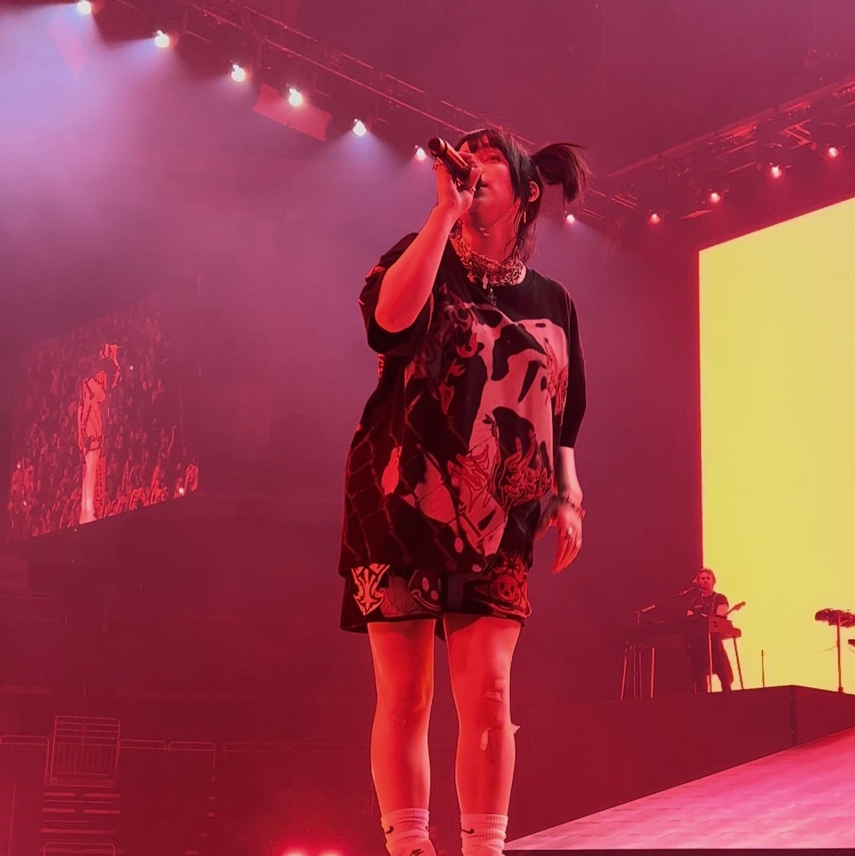 Feb 08, 2022 Billie Eilish / Willow Smith at PPG Paints Arena Pittsburgh, Pennsylvania, United