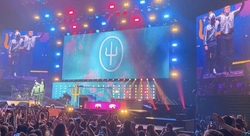 Twenty One Pilots / Half Alive / Jay Joseph on Oct 29, 2021 [722-small]