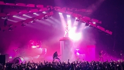 Machine Gun Kelly / JXDN / carolesdaughter on Oct 24, 2021 [845-small]