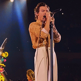 Harry Styles / Jenny Lewis on Nov 3, 2021 [184-small]