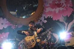 Vampire Weekend / Sky Ferreira on Sep 23, 2013 [319-small]