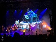 Phoebe Bridgers / Taylor Hollingsworth on Oct 4, 2021 [604-small]