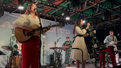 Waxahatchee / Madi Diaz on Feb 4, 2022 [607-small]