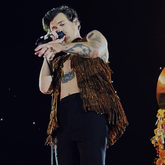 Harry Styles on Nov 28, 2021 [663-small]