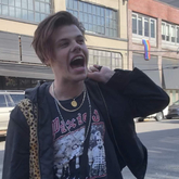 Yungblud on Jun 15, 2019 [652-small]