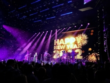 Maroon 5 on Dec 31, 2021 [882-small]