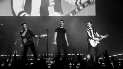 Jonas Brothers with Bebe Rexha and Jordan McGraw at Tacoma Dome (October 12, 2019) on Oct 12, 2019 [014-small]
