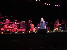 Wynonna & The Big Noise / The Big Noise on Dec 11, 2019 [078-small]