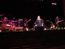 Wynonna & The Big Noise / The Big Noise on Dec 11, 2019 [082-small]