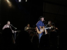 Tracy Lawrence on Nov 14, 2019 [104-small]