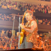 Harry Styles on Nov 28, 2021 [519-small]