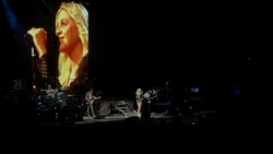 Jonas Brothers / Kelsea Ballerini / Jordan McGraw on Oct 16, 2021 [929-small]