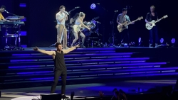 Jonas Brothers / Kelsea Ballerini / Jordan McGraw on Oct 16, 2021 [930-small]