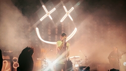 Louis Tomlinson / Sun Room on Feb 7, 2022 [303-small]