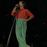 Harry Styles / Jenny Lewis on Oct 18, 2021 [329-small]