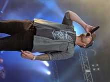 Brett Young on Aug 28, 2019 [446-small]