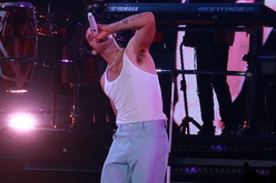 Jonas Brothers / Kelsea Ballerini / Jordan McGraw on Oct 22, 2021 [952-small]