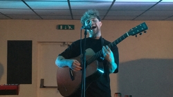 Tom Grennan on Oct 8, 2021 [563-small]