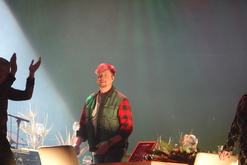 Vain Elämää LIVE 2019 on Dec 28, 2019 [300-small]