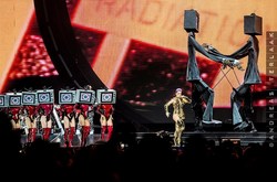 Katy Perry / Tove Styrke on May 27, 2018 [210-small]